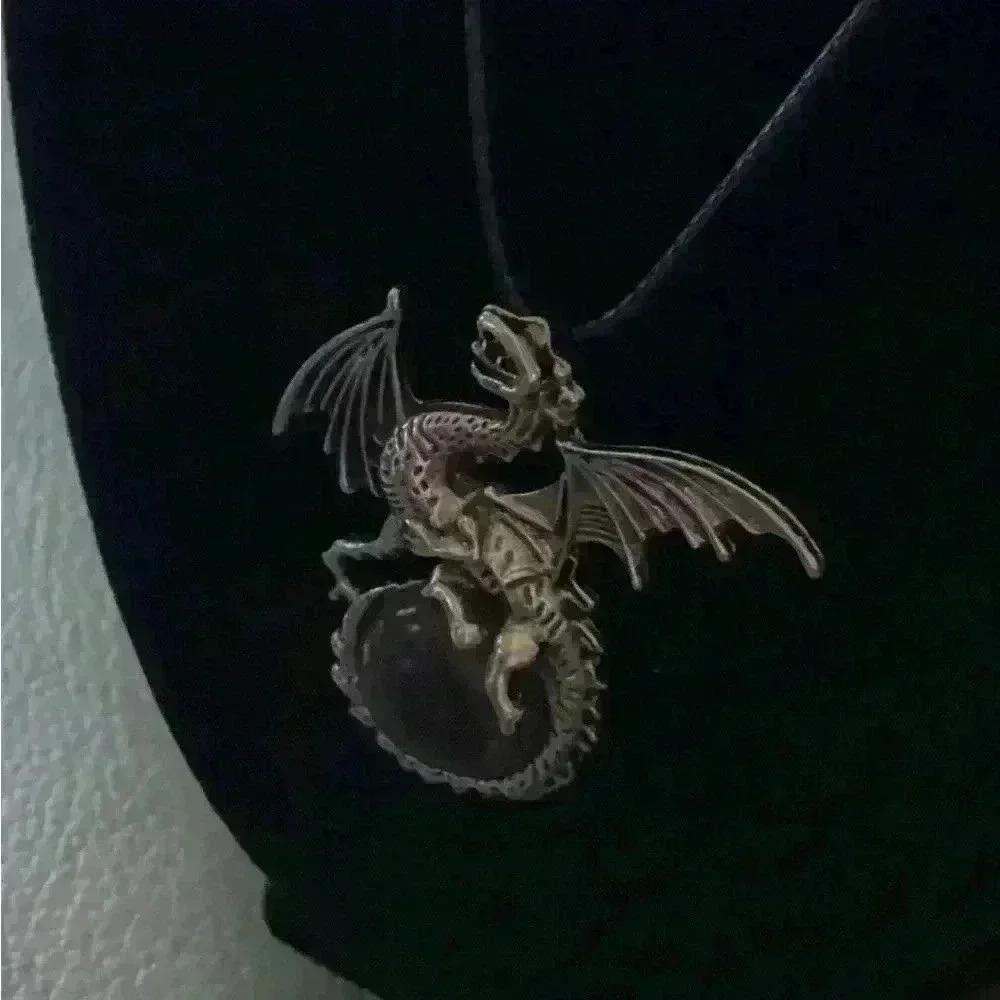 Dragon pendant with stone - necklace - Picture 5 of 6